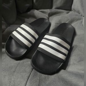 NWOB Men's Adidas Essentials Adilette Cloudfoam Black & White Slides Size 8
